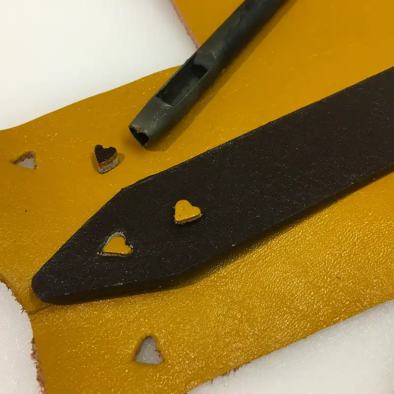 سنبه چرم دوزی مدل قلب