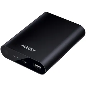 شارژر همراه آکی مدل PB-AT1 ظرفیت 10400 میلی آمپر ساعت