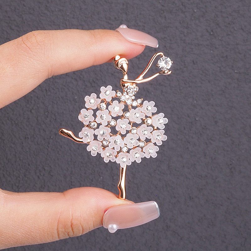 گل سینه زنانه مدل بالرین BL7 گل سینه زنانه مدل بالرین BL7