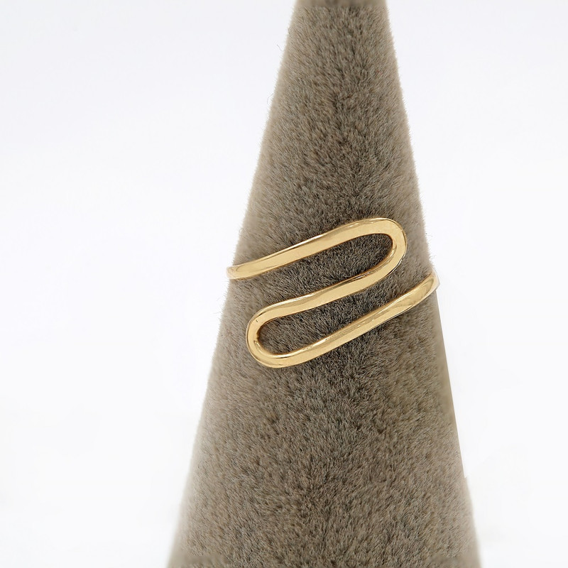 انگشتر طلا 18 عیار زنانه الی گالری مدل  خم ظریف