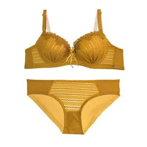 ست شورت و سوتین زنانه مدل اسفنجی گیپور دار کد 3366