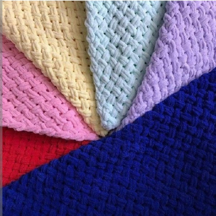 شال مبل مدل پافی طرح ضربدری سایز 100×90 سانتی متر