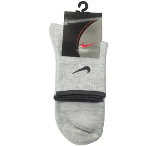 جوراب مدل نیم ساق اسپورت نخی رنگ طوسی