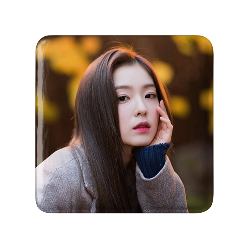 مگنت خندالو طرح آیرین گروه رد ولوت Red Velvet  مدل مربعی کد 19658