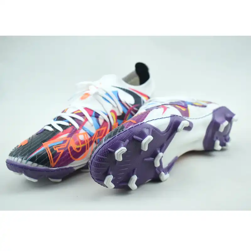 کفش فوتبال مردانه مدل استوک دار کد C-8221