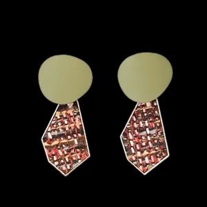 گوشواره میخی زنانه مدل سنتی