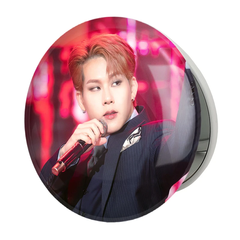 آینه جیبی خندالو طرح جوهان گروه مانستا اکس MONSTA X مدل تاشو کد 21129 
