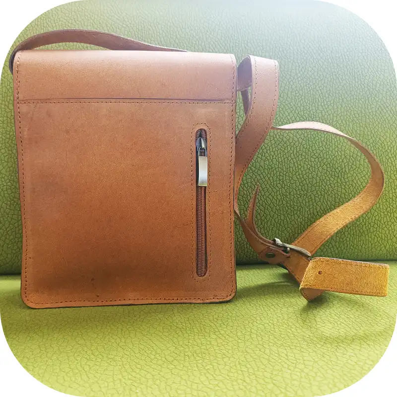 کیف دوشی زنانه مدل Milan Italy