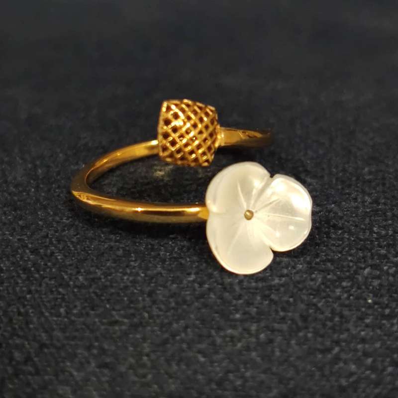  انگشتر طلا 18 عیار زنانه قیراط طرح گل کد GH1565