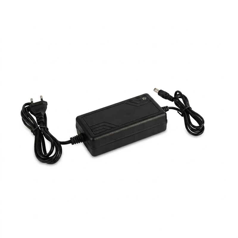 آداپتور برق 12 ولت 2.2 آمپر کیو پلاس مدل PL-2A CCTV Adapter مناسب برای دستگاه های 12ولت و دوربین های مداربسته 
