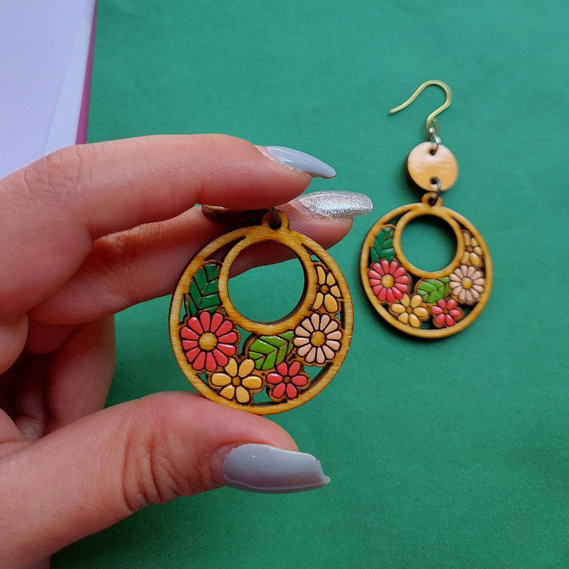 گوشواره زنانه مدل گل های بهاری طرح دایره کد EP016