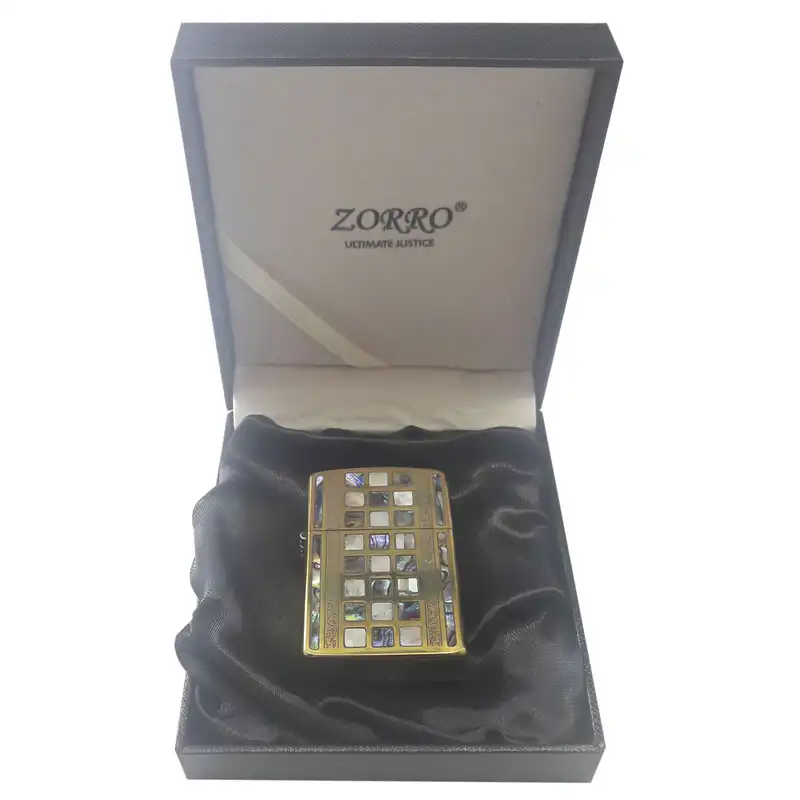 فندک زورو طرح چهارخونه