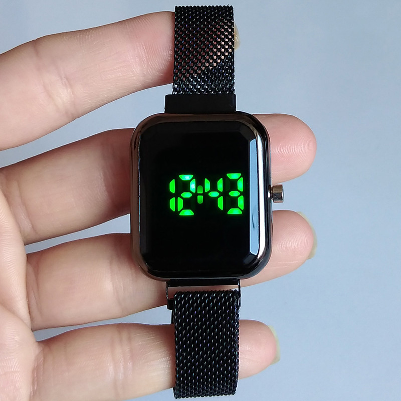 ساعت مچی دیجیتال مدل LED کد 121 ساعت مچی دیجیتال مدل LED کد 121