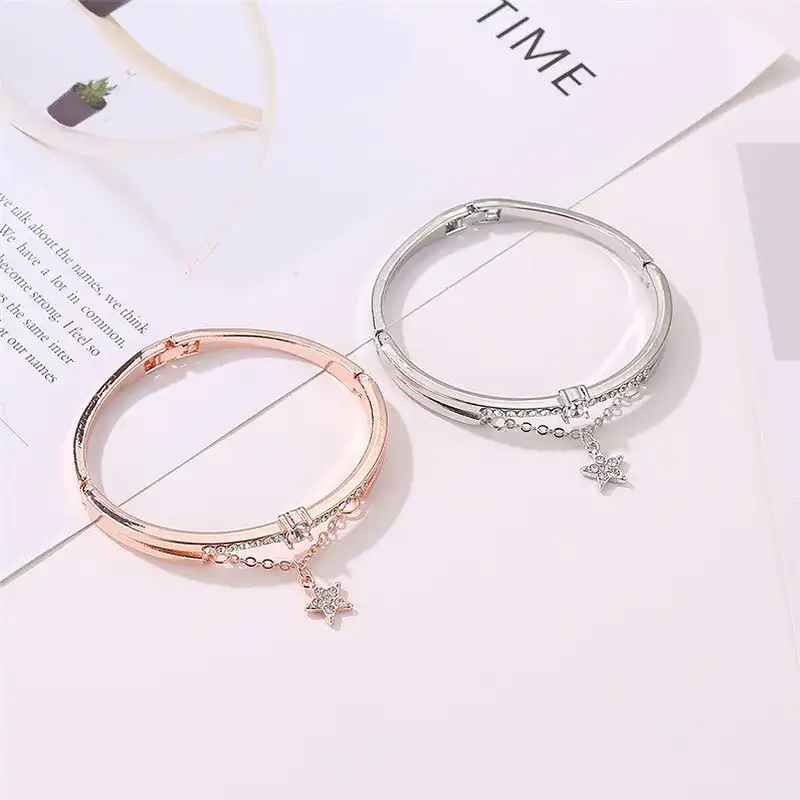 دستبند زنانه مدل ستاره آویز کد 00675