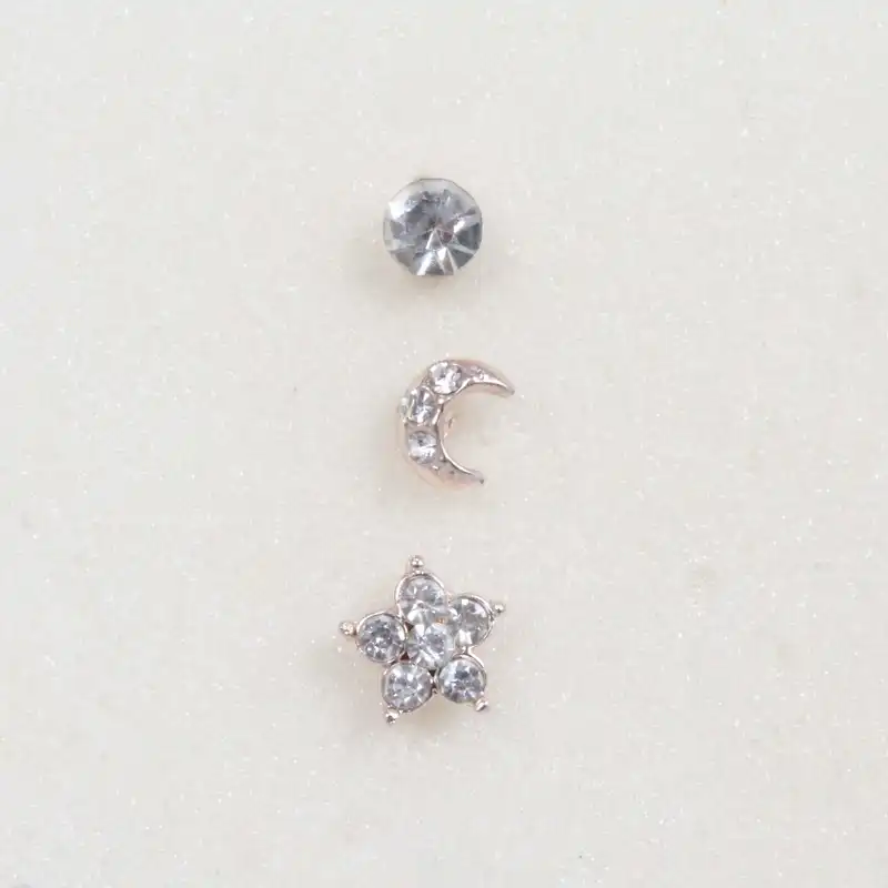 گوشواره زنانه مدل آریا میخی کد 27 مجموعه سه عددی