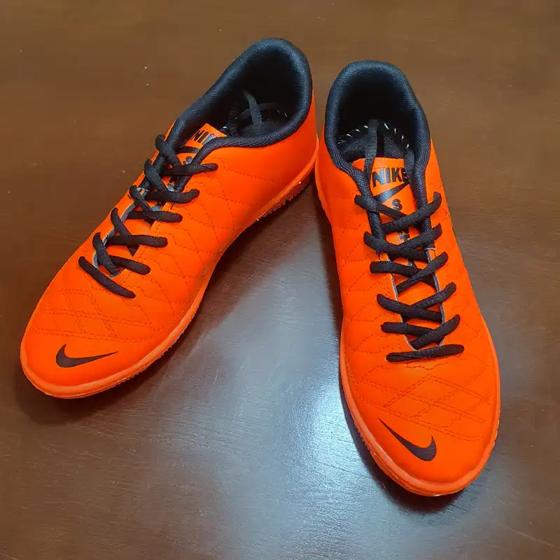 کفش فوتسال مردانه مدل سالنی مجیستا