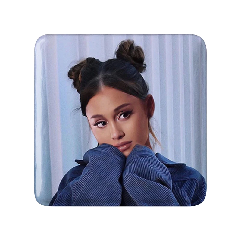 مگنت خندالو طرح آریانا گرانده Ariana Grande  مدل مربعی کد 19063