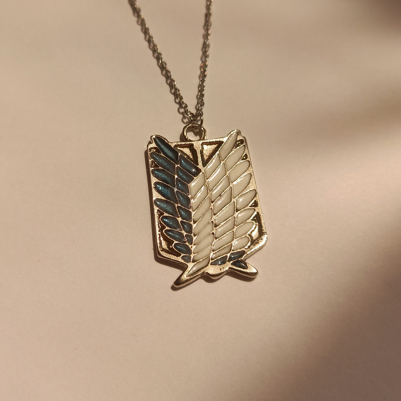 گردنبند مدل حمله به تایتان بال های آزادی