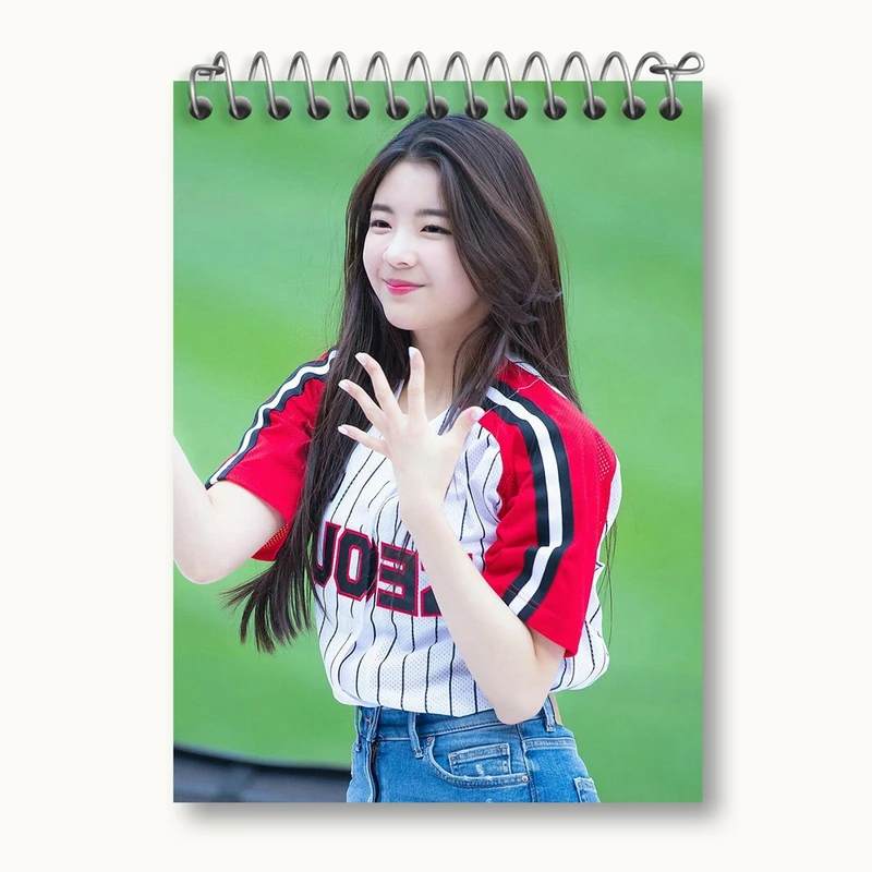 دفتر یادداشت 50 برگ خندالو مدل لیا گروه ایتزی ITZY کد 20190