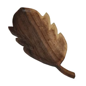 سینی چوبی مدل گردو طرح برگ کد 001