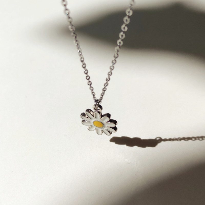 گردنبند زنانه مدل بابونه