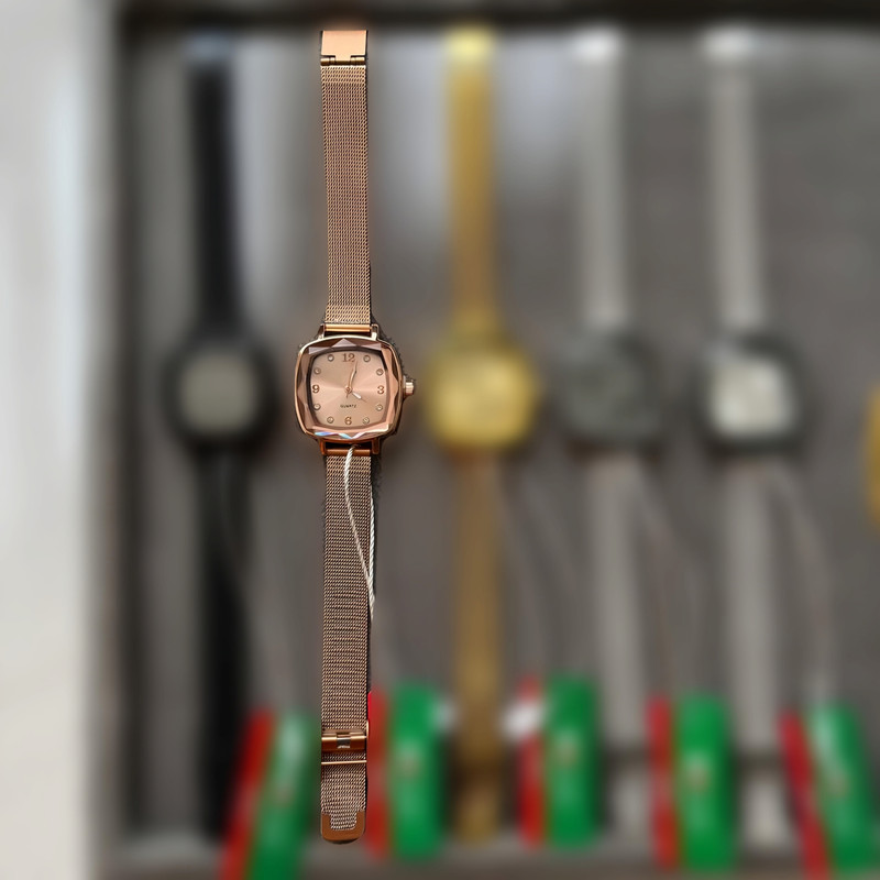 ساعت مچی عقربه ای زنانه مدل کلاسیک بند حصیری کد 1