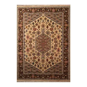 فرش ماشینی 320 شانه زمینه کرم حاشیه قهوه ای مدل ستاره کویر یزد کلکسیون شاهسون کد SH-B057-8818