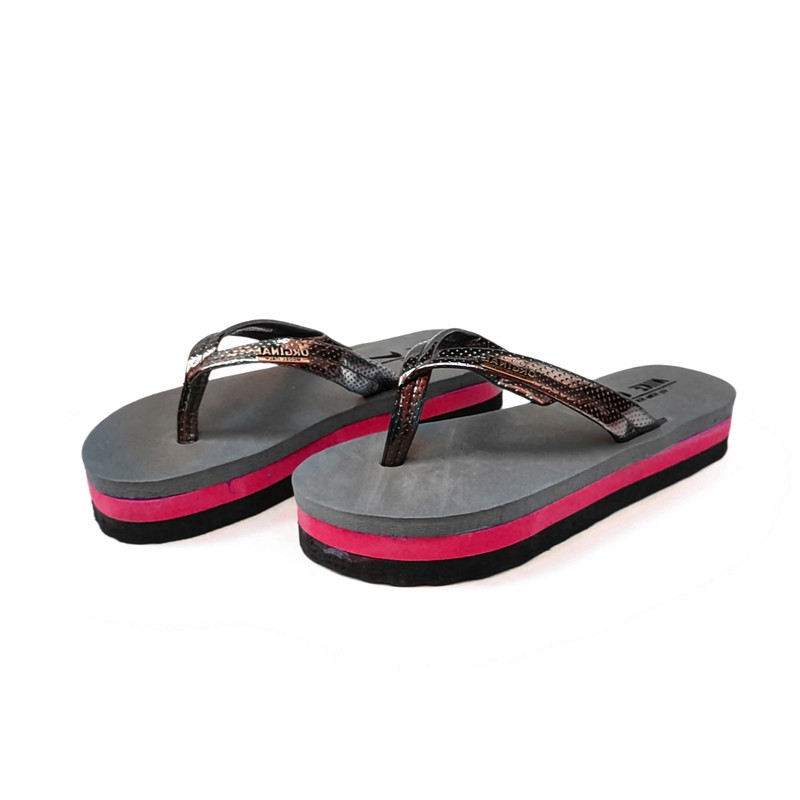 دمپایی لاانگشتی زنانه مدل برولا