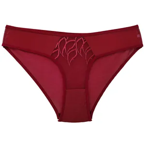 شورت زنانه مدل توری رنگ زرشکی