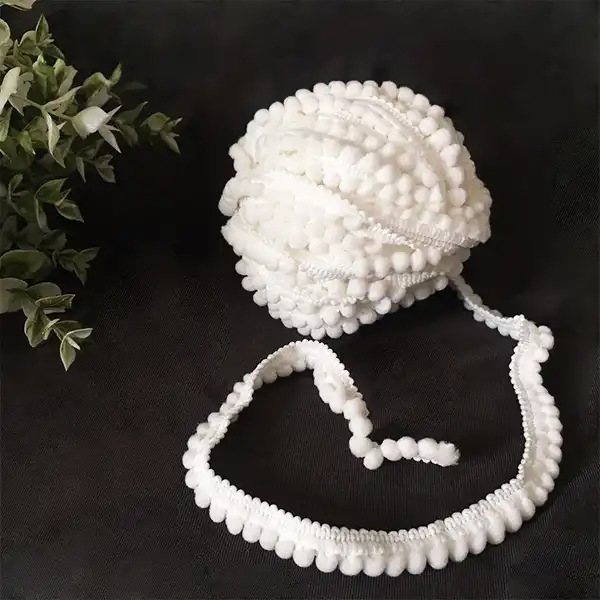 نوار یراق مدل پوم پوم کد 641 طول 26 متر