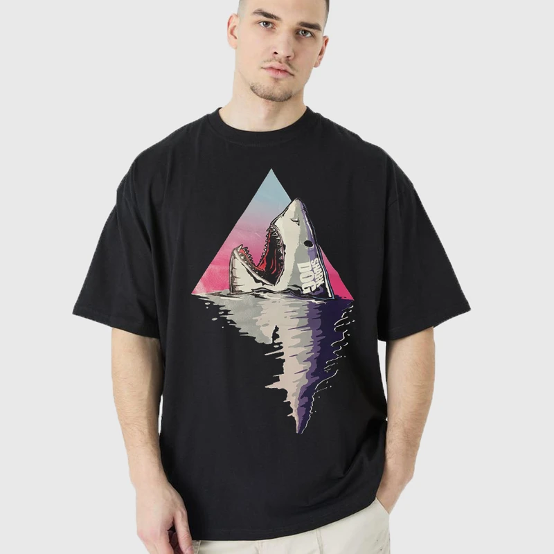 تی شرت آستین کوتاه مردانه مدل غروب افتاب و کوسه mo510