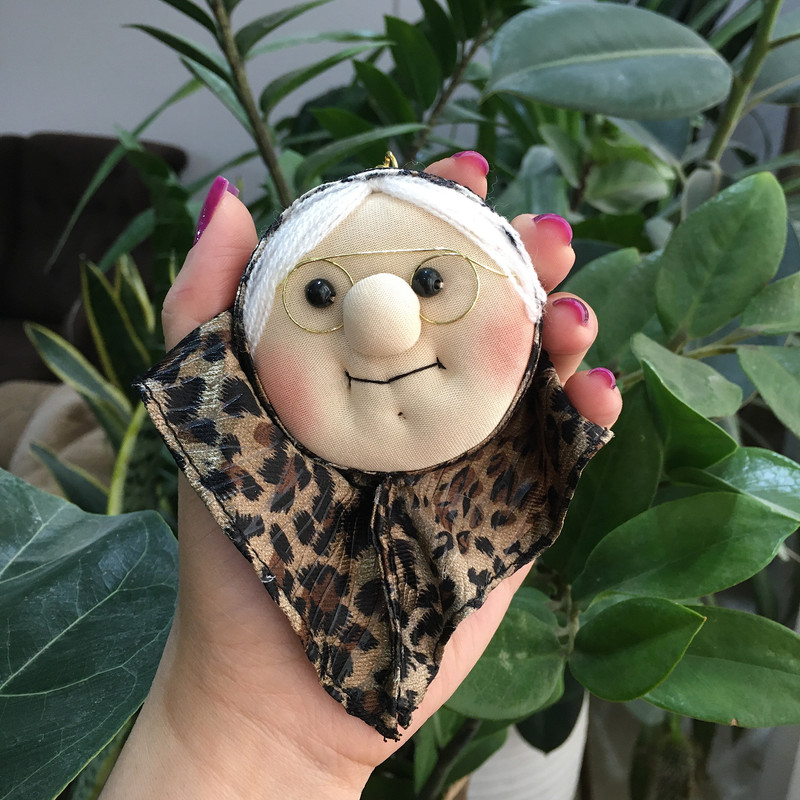 آویز عروسکی مدل ننه سرما