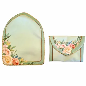 جانماز مدل مخمل طرح محراب کد 500 به همراه کیف