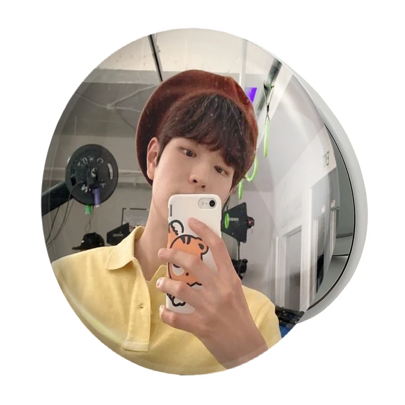 آینه جیبی خندالو طرح سونگمین گروه استری کیدز Stary Kids مدل تاشو کد 16929 