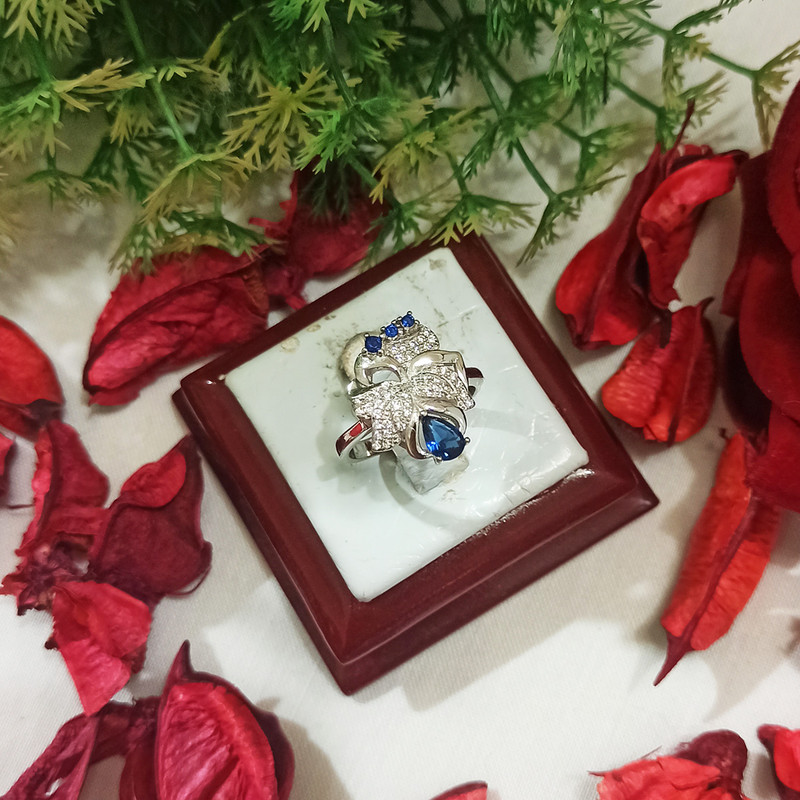 انگشتر نقره زنانه سلین کالا مدل یاقوت آبی ce-As276