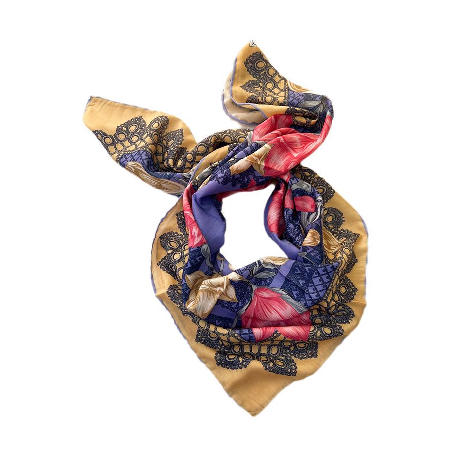 روسری زنانه مدل دست دوز گلدار کد DG0007 -  - 1