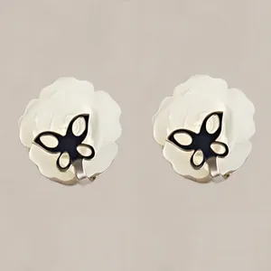 گوشواره طلا 18 عیار گالری آمانژ مدل D103