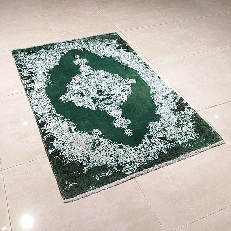 فرش دستبافت یک و نیم متری طرح لچک ترنج جنگل