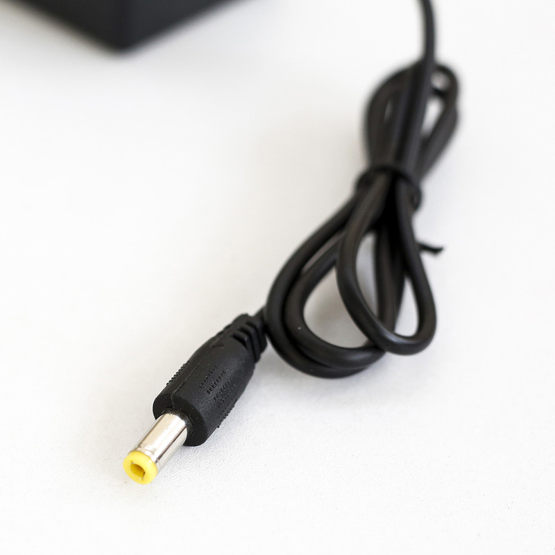 شارژر 21 ولت 1.2 آمپر مدل DW-2151200