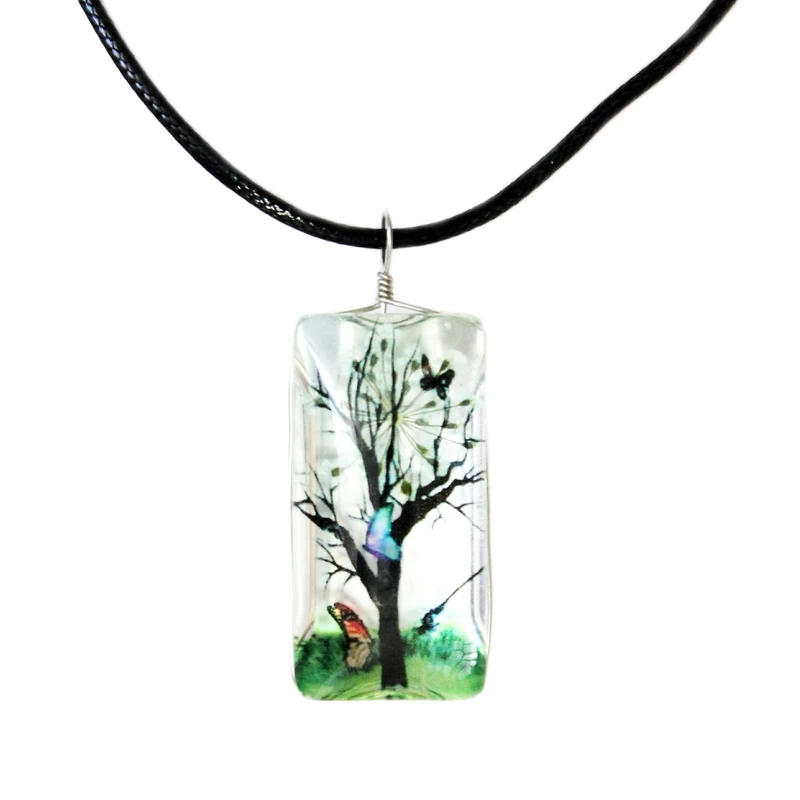 گردنبند زنانه مدل رزین طبیعت و پروانه کد 01