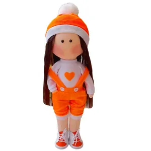 عروسک مدل روسی طرح دختر شلوارک پیشبندی قلب دار ارتفاع 35 سانتی متر 