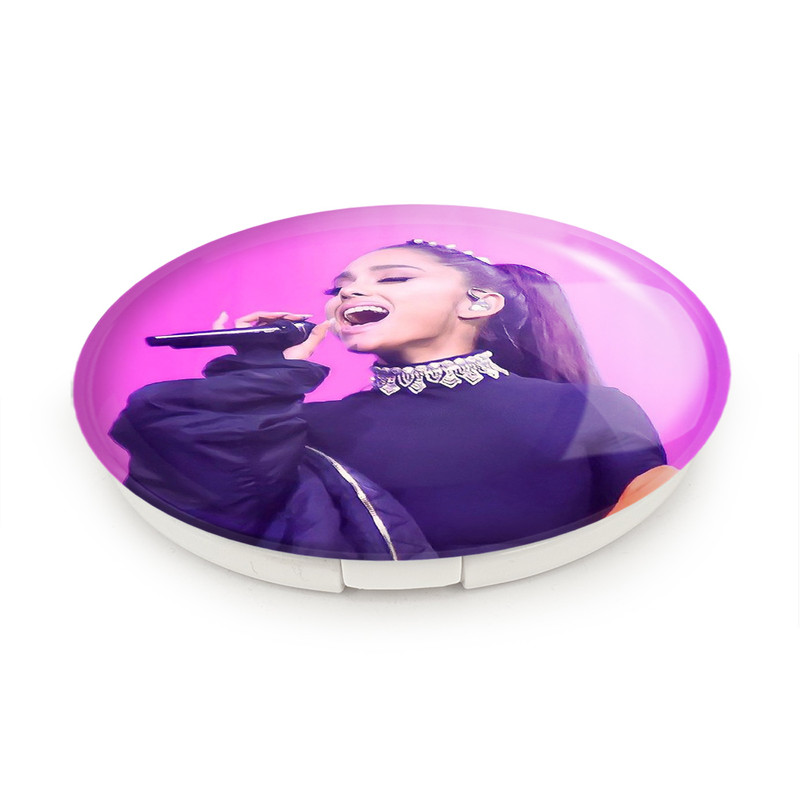 آینه جیبی خندالو طرح آریانا گرانده Ariana Grande مدل تاشو کد 19066 آینه جیبی خندالو طرح آریانا گرانده Ariana Grande مدل تاشو کد 19066