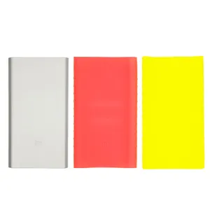 شارژر همراه  شیائومی مدل  Mi Power Bank  با ظرفیت  10000 میلی آمپر ساعت  به همراه دو عدد  کاور سیلیکونی کد4