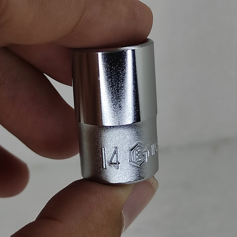 آچار بکس جنیوس مدل DR3/8in سایز 14 میلی متر آچار بکس جنیوس مدل DR3/8in سایز 14 میلی متر