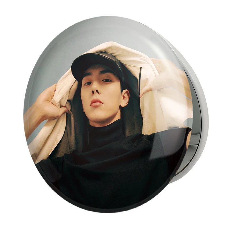 آینه جیبی خندالو طرح شونو گروه مانستا اکس MONSTA X مدل تاشو کد 21147 
