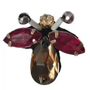 سنجاق سینه زنانه مدل کرم شب تاب کد 80