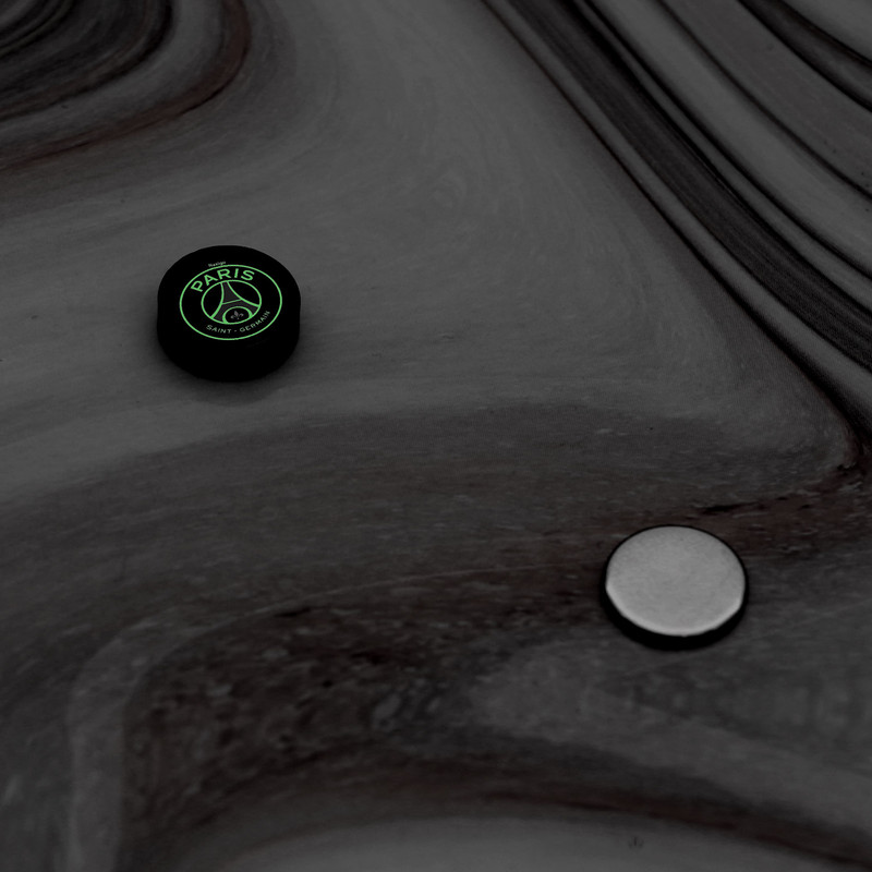 پیرسینگ گوش ناکسیگو مدل شب تاب طرح پاری سن ژرمن کد PM6656