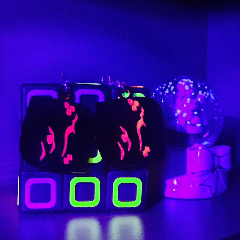 گوشواره دخترانه مدل پلکسی بلک لایت ماه تولد شهریور