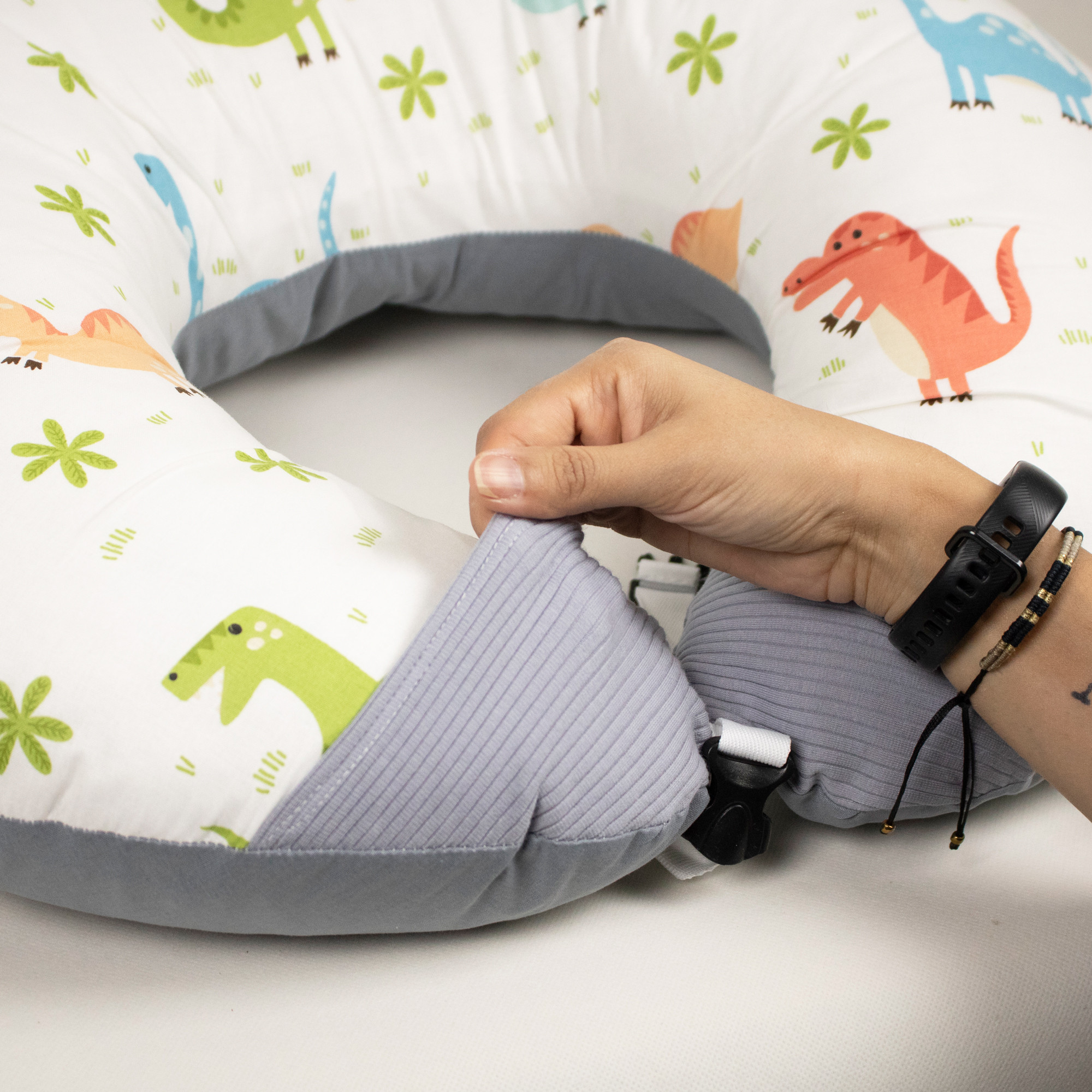 بالش شیردهی دی روحه مدل دایناسور کوچولو