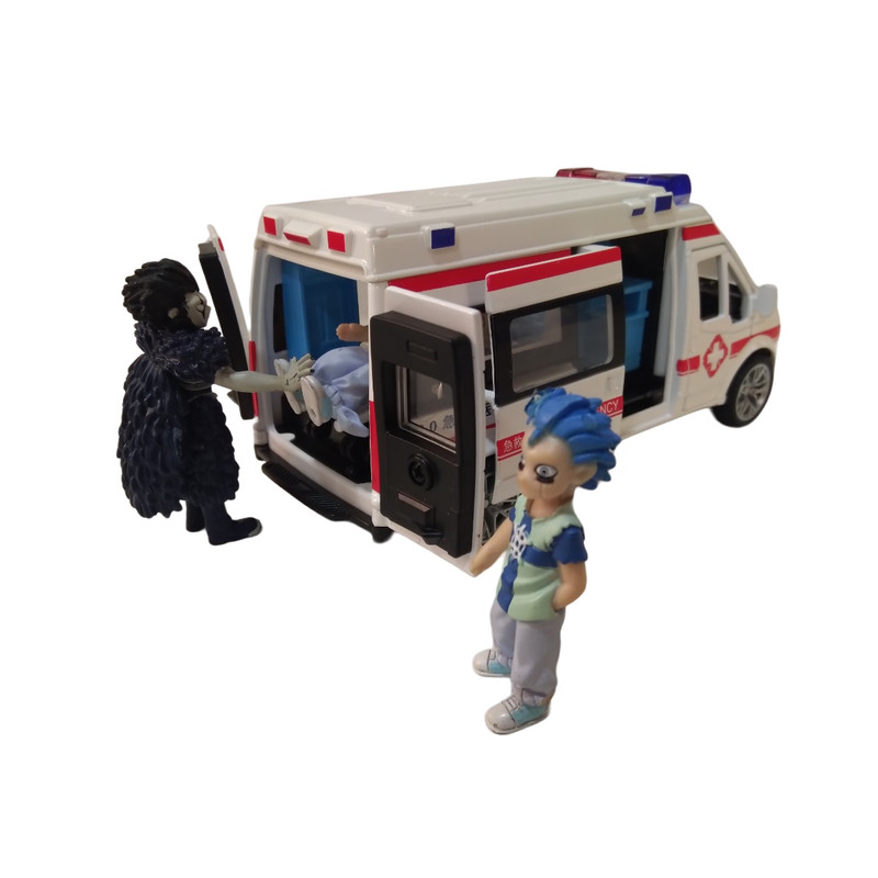 ماشین بازی مدل ون آمبولانس کد AM380